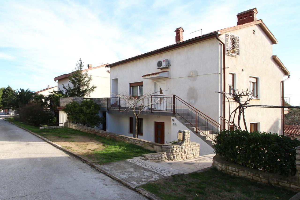 Apartment Ruza 2021 Premantura Bagian luar foto